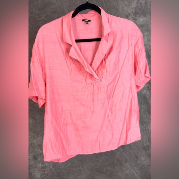 Express Tops - Express Women’s Salmon Pink Short Sleeve V-Neck Blouse M